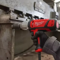 Milwaukee IPWE 400R гайковерт ударный сетевой 4933451524