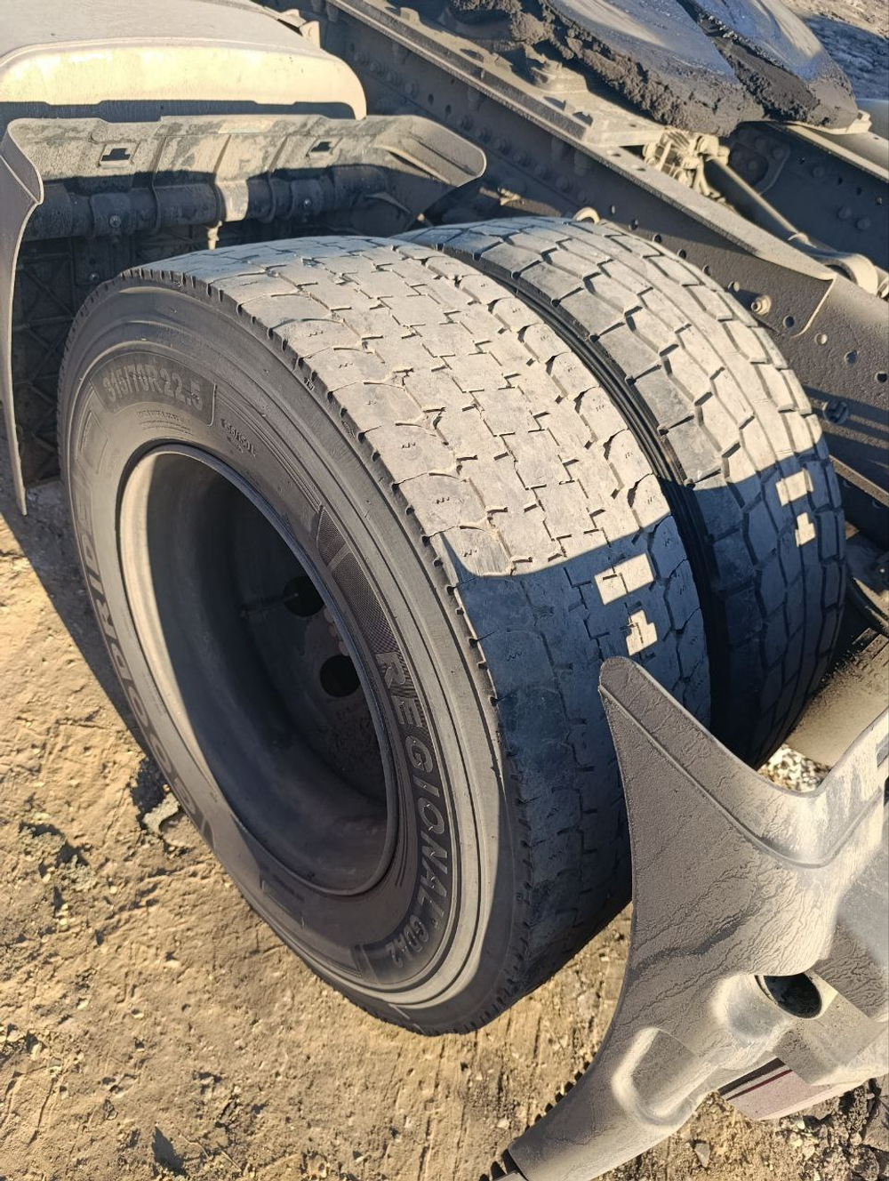 Shacman (Shaanxi) SX* 4x2 Седельный тягач SX4188YY381 (Дизельный, 12,5 л, 473 л.с., МТ)