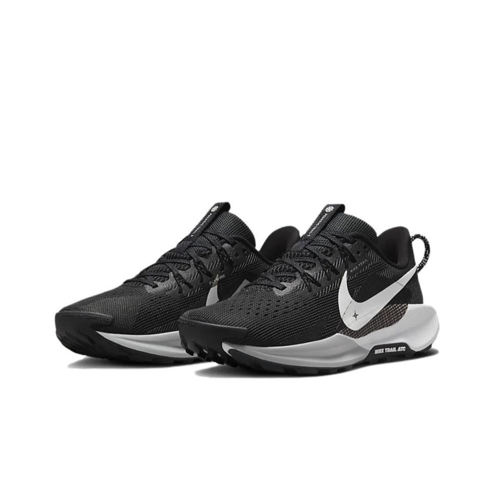 Женские кроссовки Nike Pegasus Trail 5 'Black White' DV3865-001