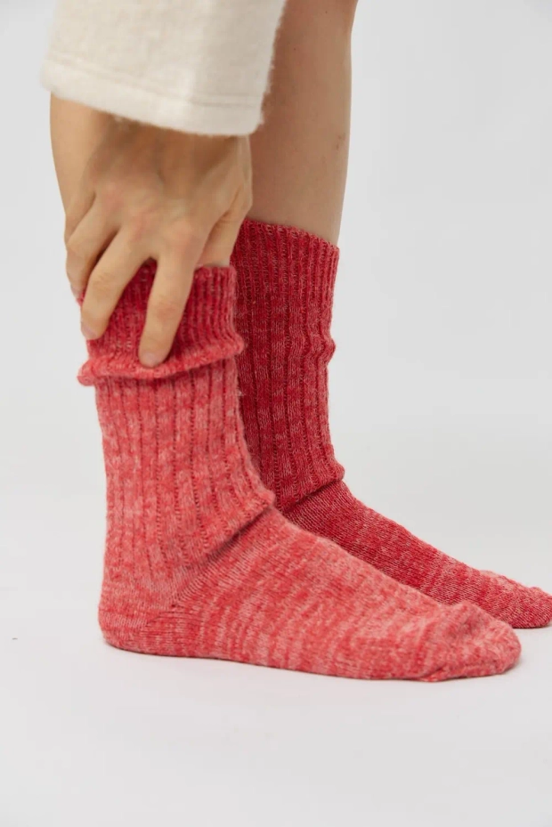 Носки красного цвета "меланж" из шерсти