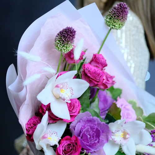 Купить Букет осенний #276 с белыми орхидеями и лагурусом