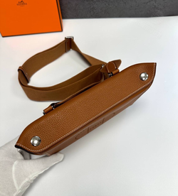 Нагрудная сумка слинг Hermes Evelyne Belt карамельная