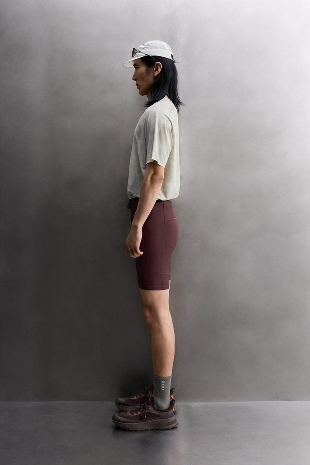 ZARA ФУТБОЛКА ДЛЯ БЕГА С ПРИНТОМ, ОТТЕНКИ СЕРОГО