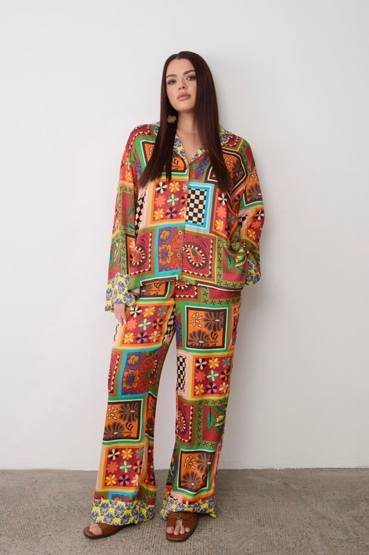 Костюм в пижамном стиле из вискозы, комбинированный принт