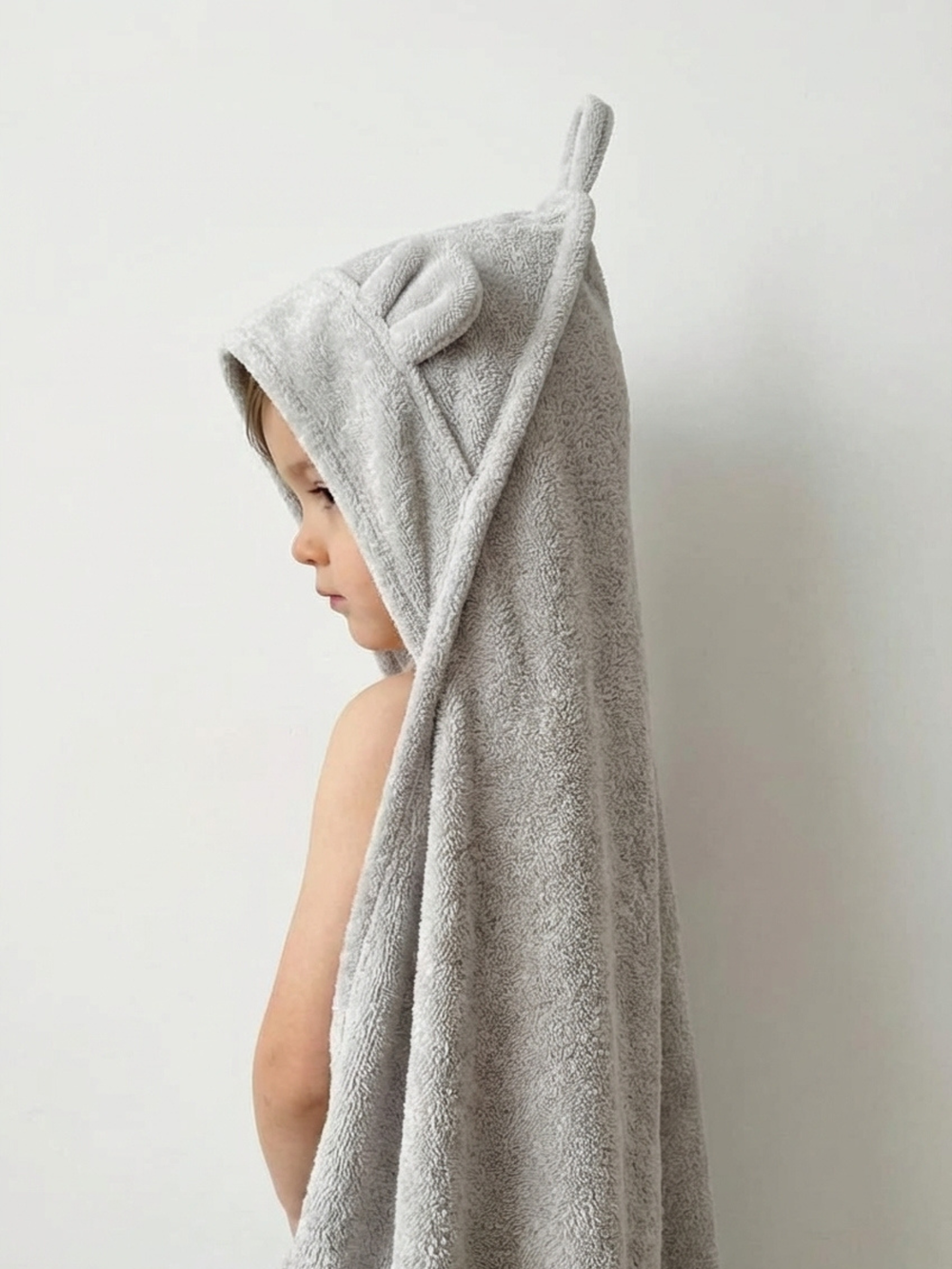 Детское полотенце с капюшоном серый