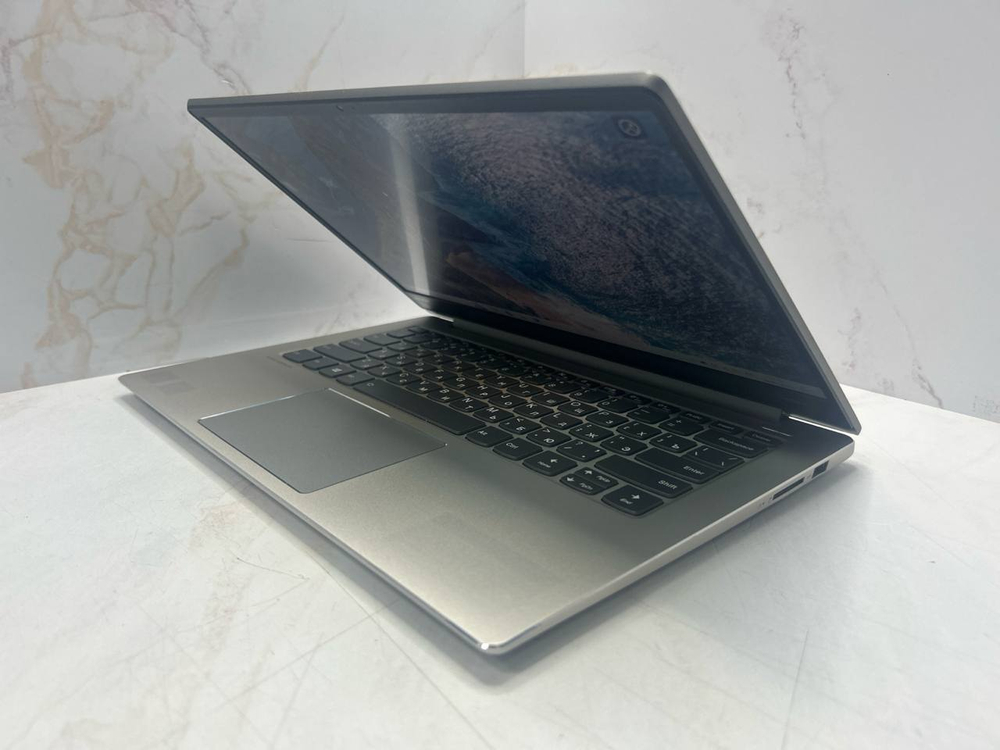 Ноутбук Lenovo 530s-14ARR. AMD Ryzen 5 2500U/RAM 8GB/SSD 256GB/Vega 8/Win 10/FHD