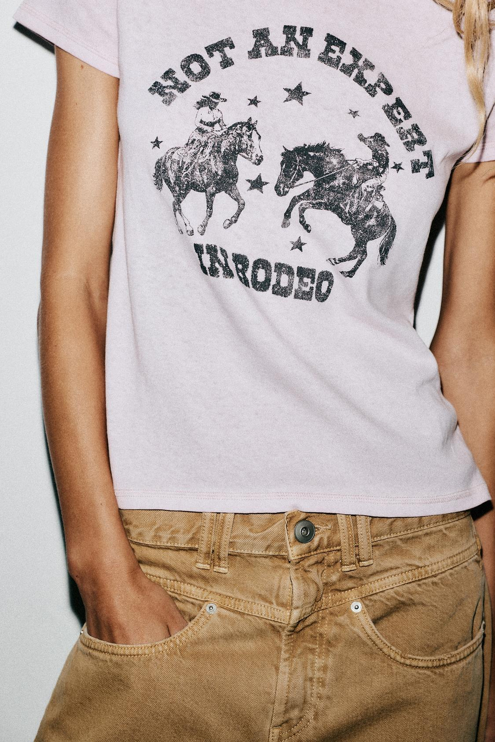 ZARA ФУТБОЛКА С ЭФФЕКТОМ ПОТЕРТОСТИ, РОЗОВЫЙ