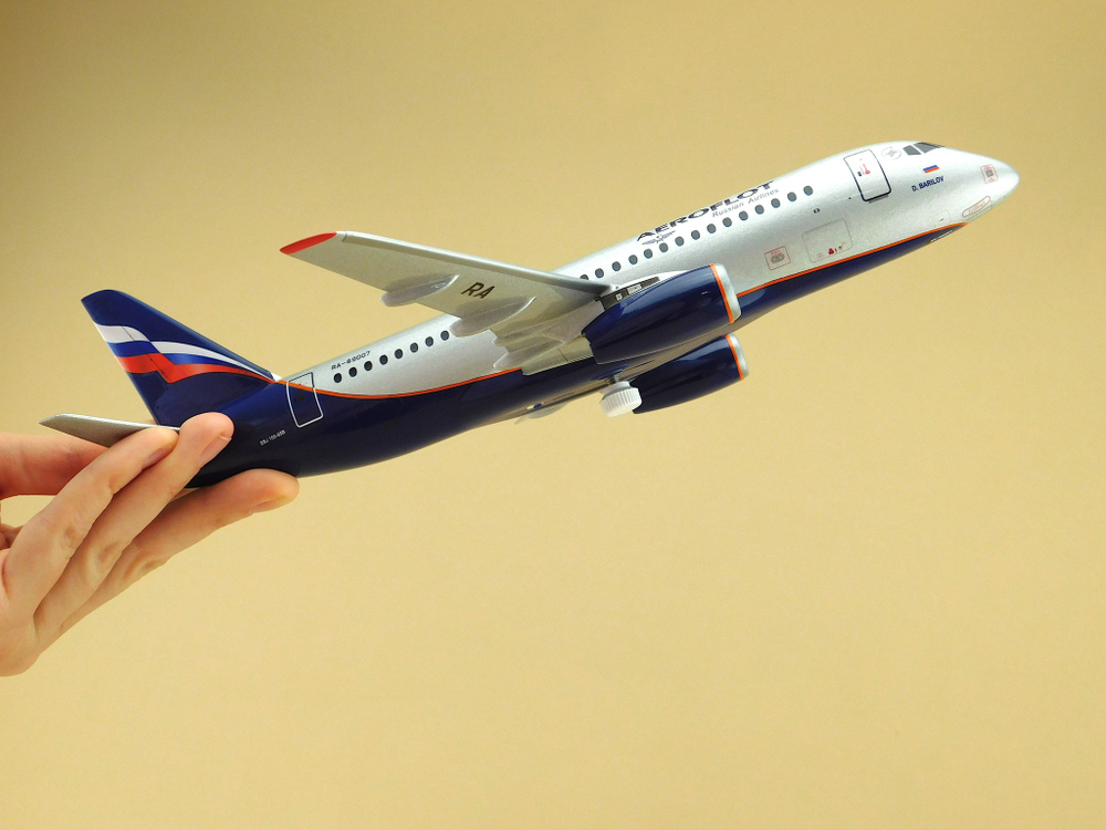 Модель самолета SSJ-100 (М1:100, Аэрофлот, RA-89007, Дмитрий Барилов)