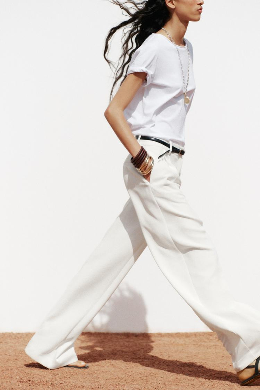 ZARA ФУТБОЛКА ИЗ ТКАНИ С ЭФФЕКТОМ ПОТЕРТОСТИ, БЕЛЫЙ