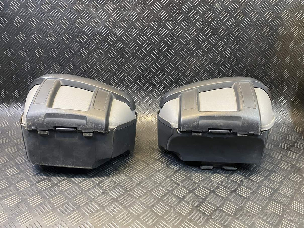 Кофры боковые BMW F800 K1200 K1300 (без ключа) 053373