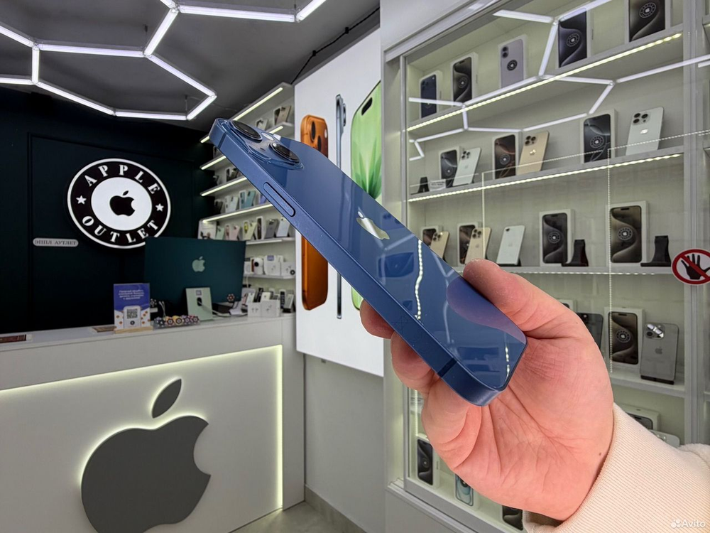 iPhone 13, 128 ГБ, SIM + eSIM б/у
