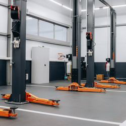 WDK-529 Подъемник двухстоечный с верхней синхронизацией 4 тонны, одност.разбл., 380В