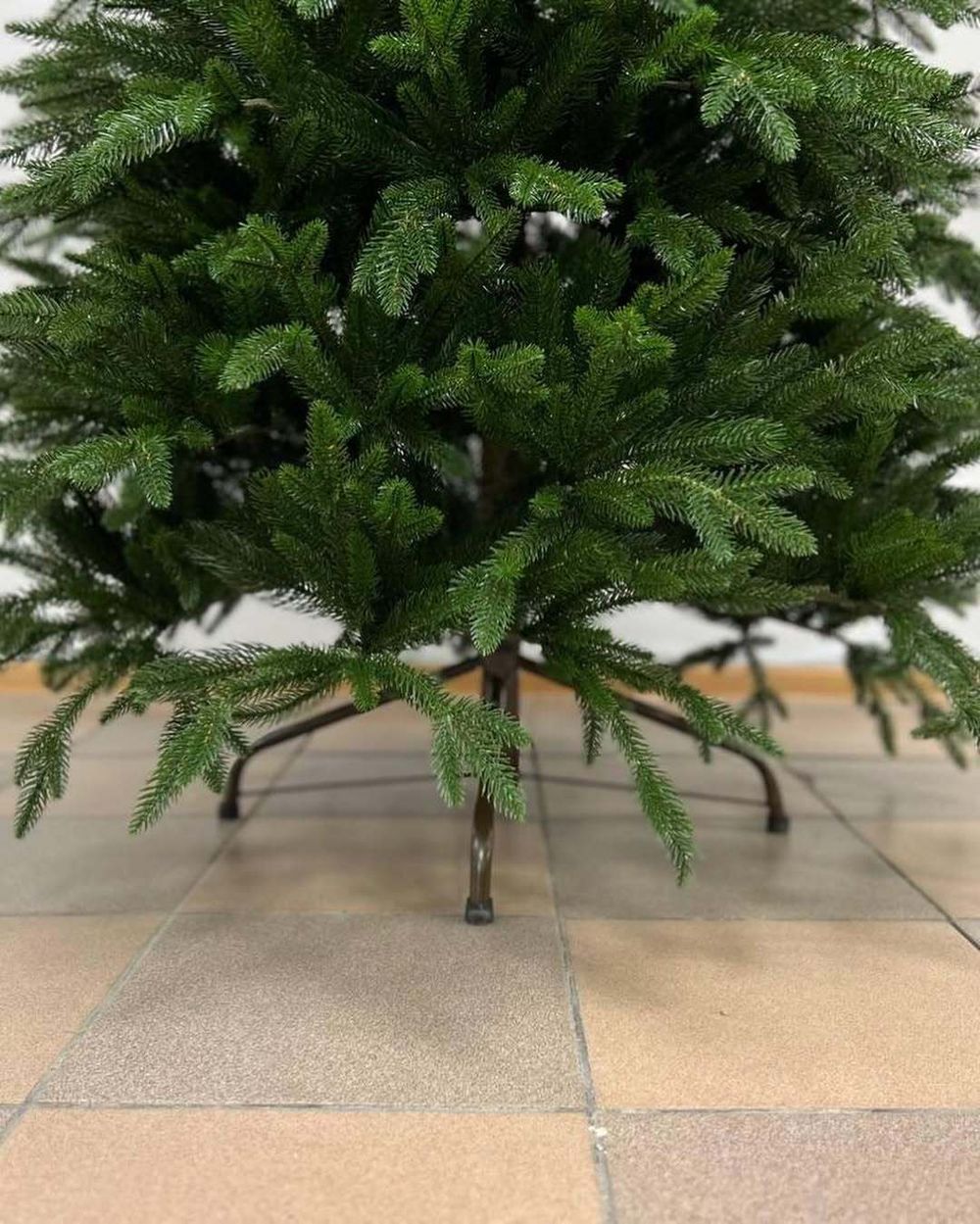 Ель искусственная «Эльга» (Литая хвоя) 215 см / 2,15 м