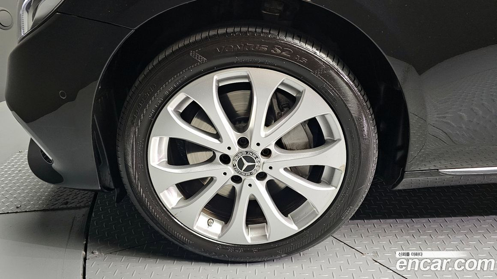 Mercedes-Benz E-Class W213 E300 4MATIC Exclusive (12.2019)