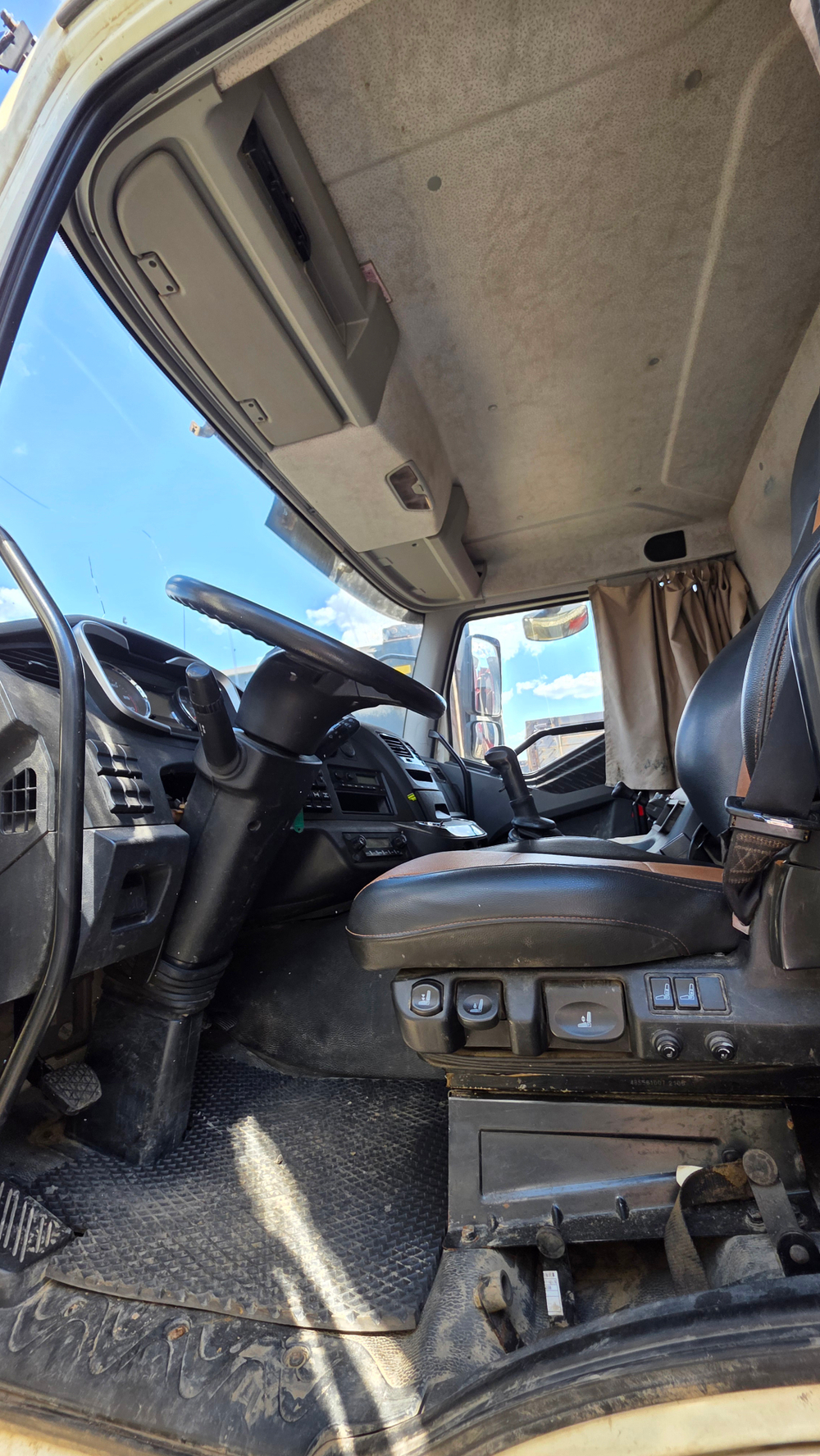 Автомастер 6589* на шасси FAW CA 3310 8x4 Самосвал 658983-01 (Дизельный, 11,1 л, 420 л.с, МТ)