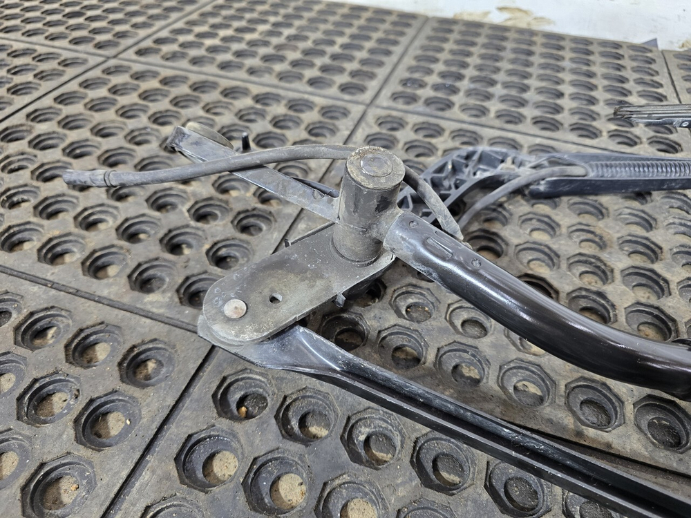 Трапеция стеклоочистителей 2020г.