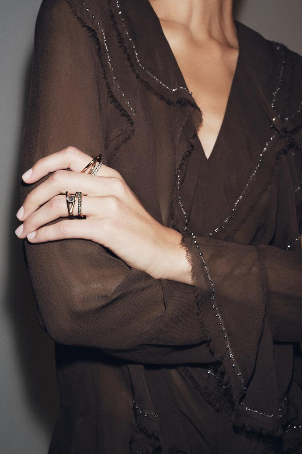 ZARA НАБОР ИЗ 2 КОЛЕЦ С БЛЕСТКАМИ И ДРАГОЦЕННЫМИ КАМНЯМИ, ЗОЛОТИСТЫЙ