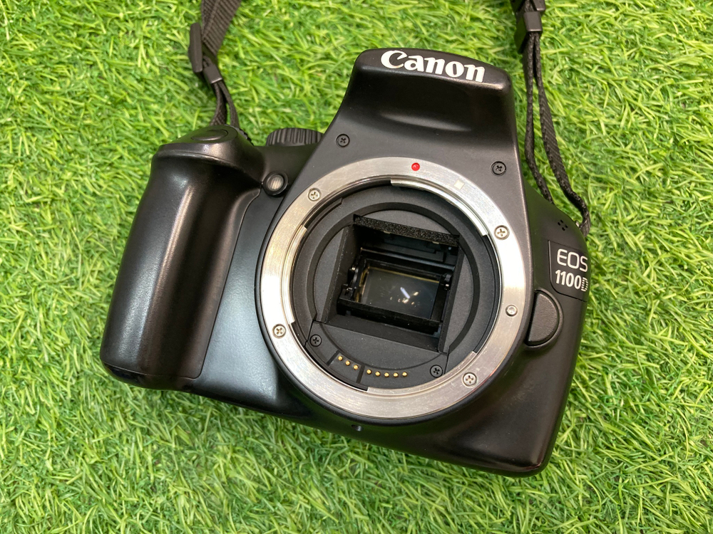Canon 1100D kit EF-S 18-55mm IS ll 3.000 кадров