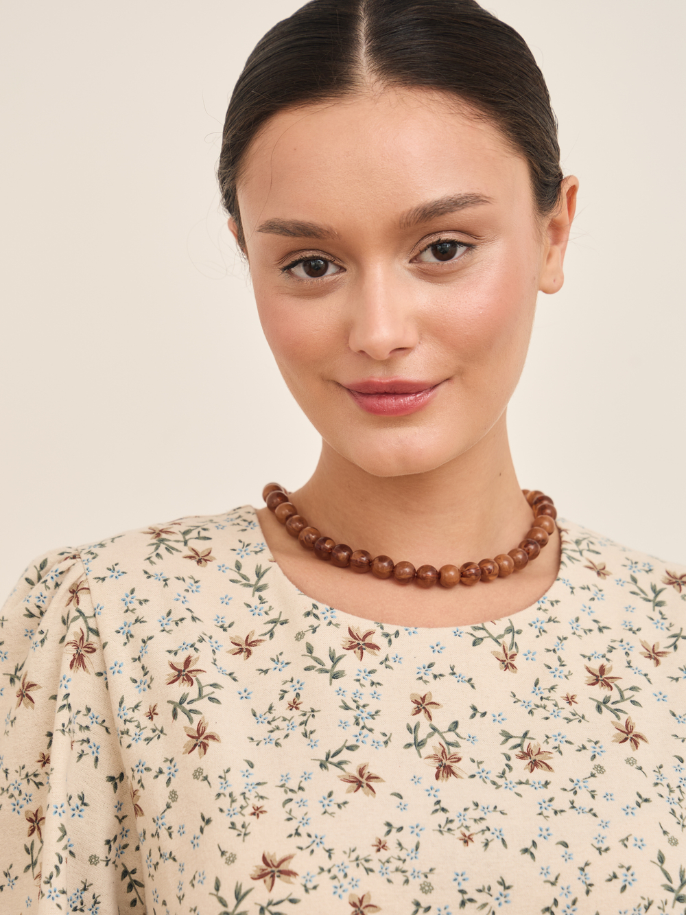 Платье с кружевными вставками