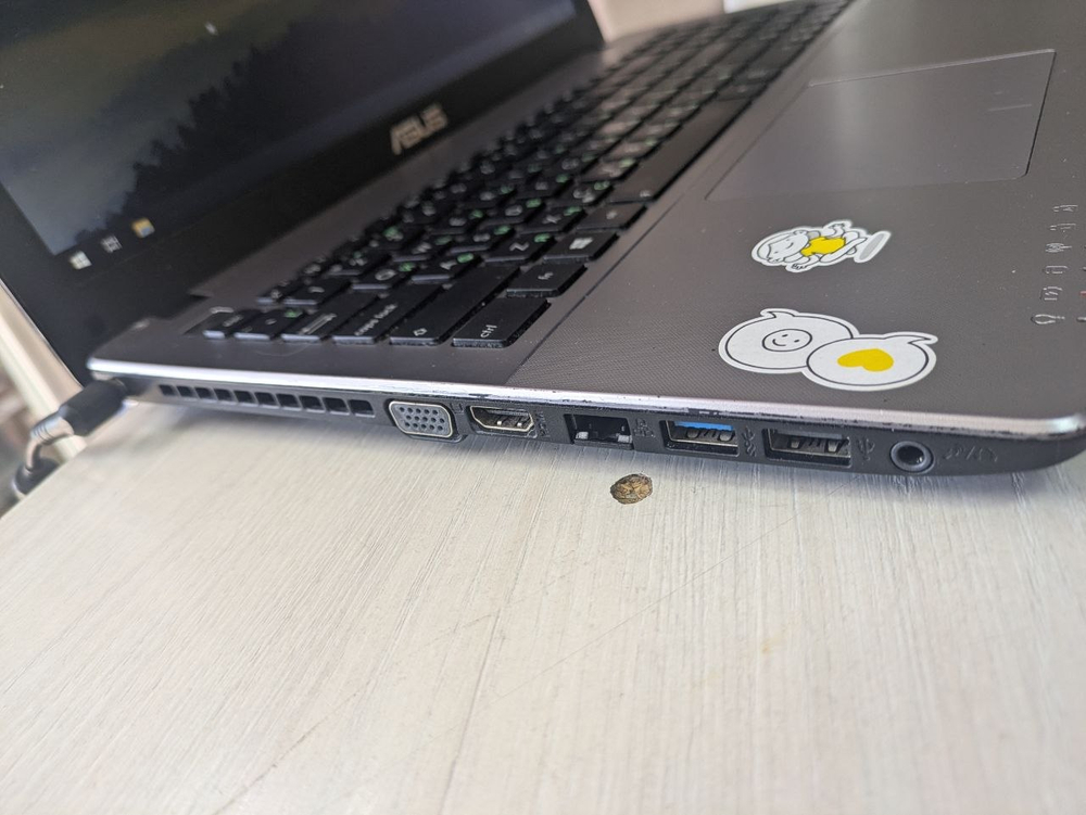 Ноутбук ASUS X550C