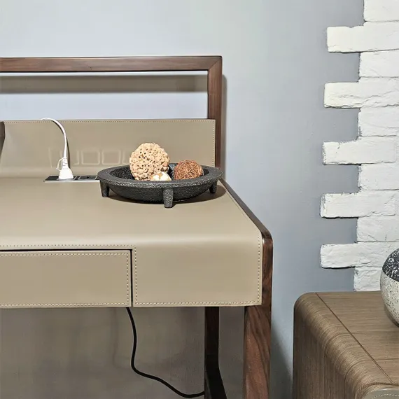 Письменный стол 4739 с ящиками и встроенными розетками