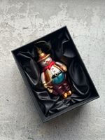 Новогодняя игрушка Снеговик спешит на бал стекло