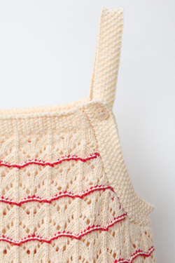 ZARA ВЯЗАНЫЙ КОМБИНЕЗОН В ПОЛОСКУ С ВОЛАНАМИ, ЭКРЮ/КРАСНЫЙ