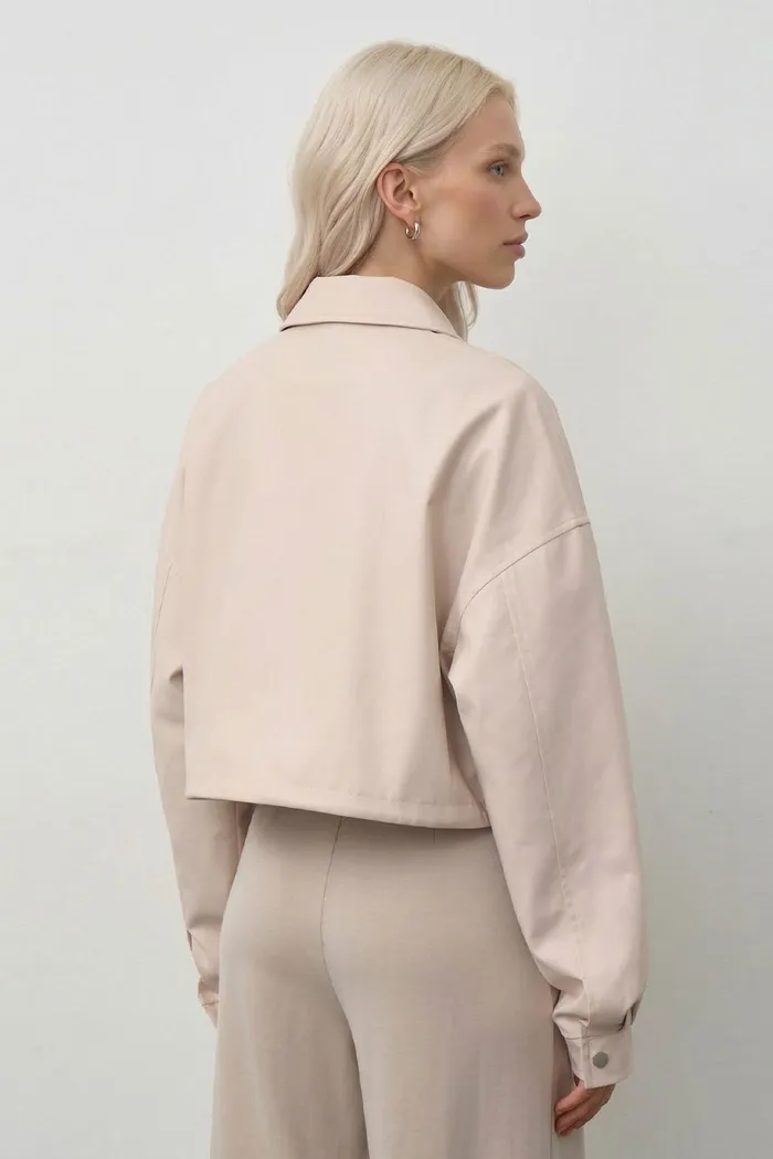 Куртка с воротом укороченная жемчужного цвета