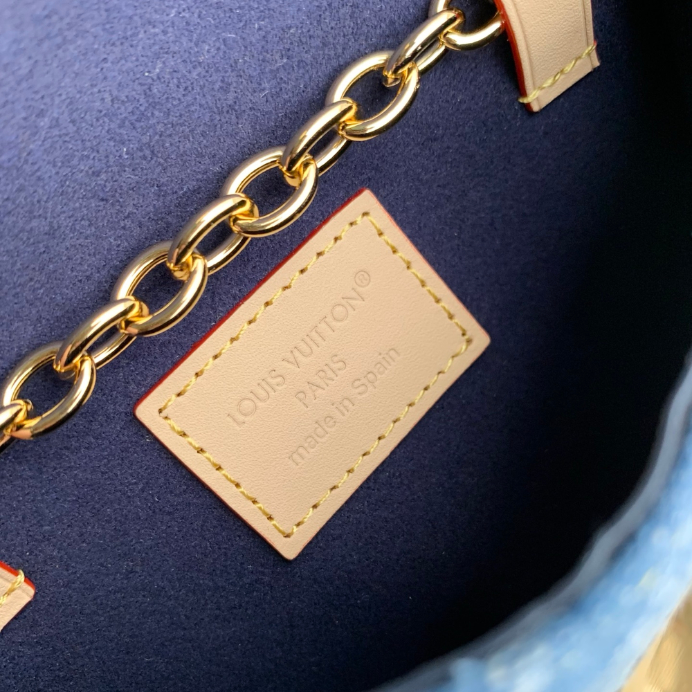 Louis Vuitton Pouch Metis Belt