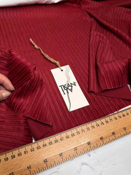 Костюмно-плательный хлопковый вельвет с вискозой (Loro Piana, 80%хлопок/20%вискоза, Ягодный красный, 145, 220 гр/м2)