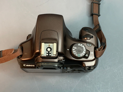 Canon 1100D kit 18-55mm 3.5-5.6 IS II 10.000 кадров