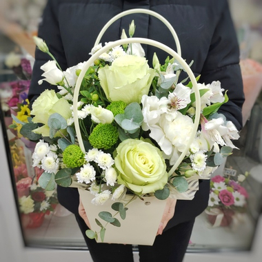 Композиция в сумочке в зеленой гамме