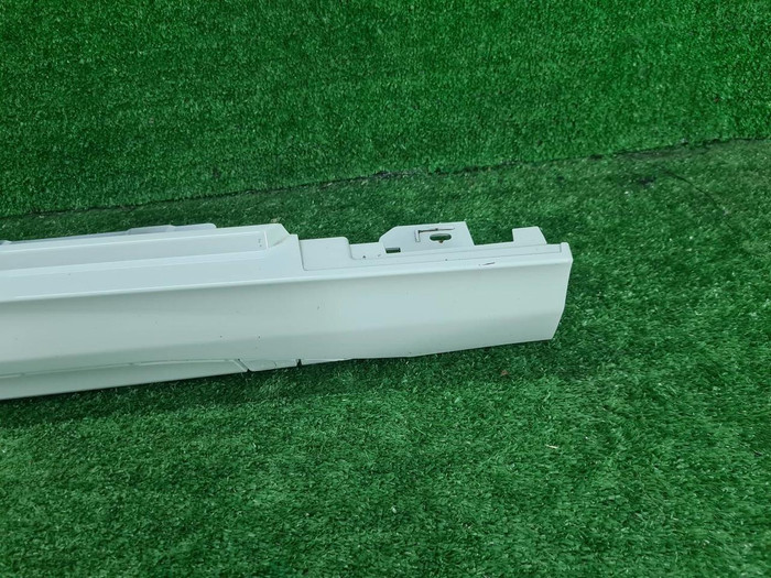 Накладка порога правая BMW 2er F44 (2019-н.в.)