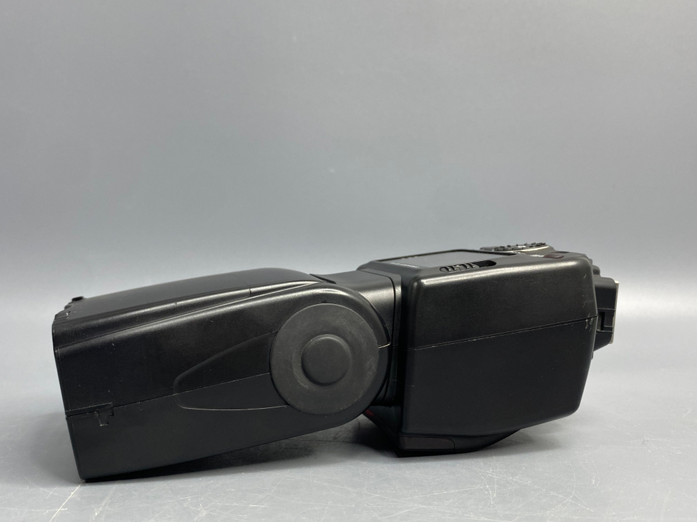 Nikon Speedlight SB-700