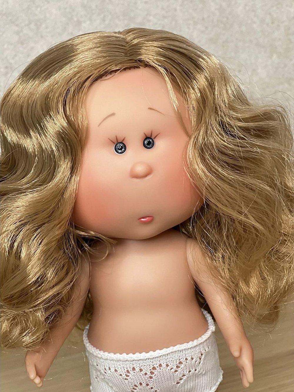 Кукла Nines виниловая 30см MIA без одежды (3000W2A)