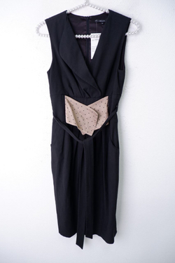 Платье Nelva стильное 42 размер