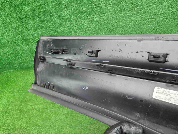 Накладка двери правая Mercedes GLB X247 (19-нв)