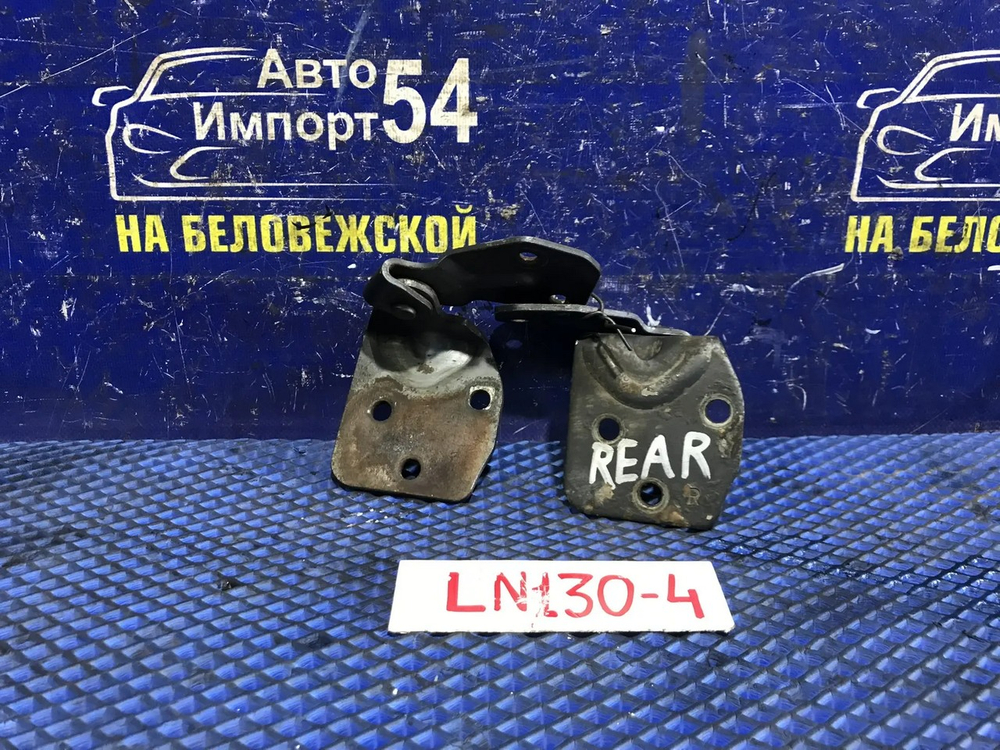 Петля багажника TOYOTA HILUX SURF 1992