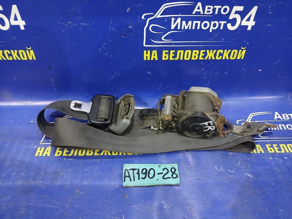 Ремень безопасности передний правый TOYOTA CARINA E 1992