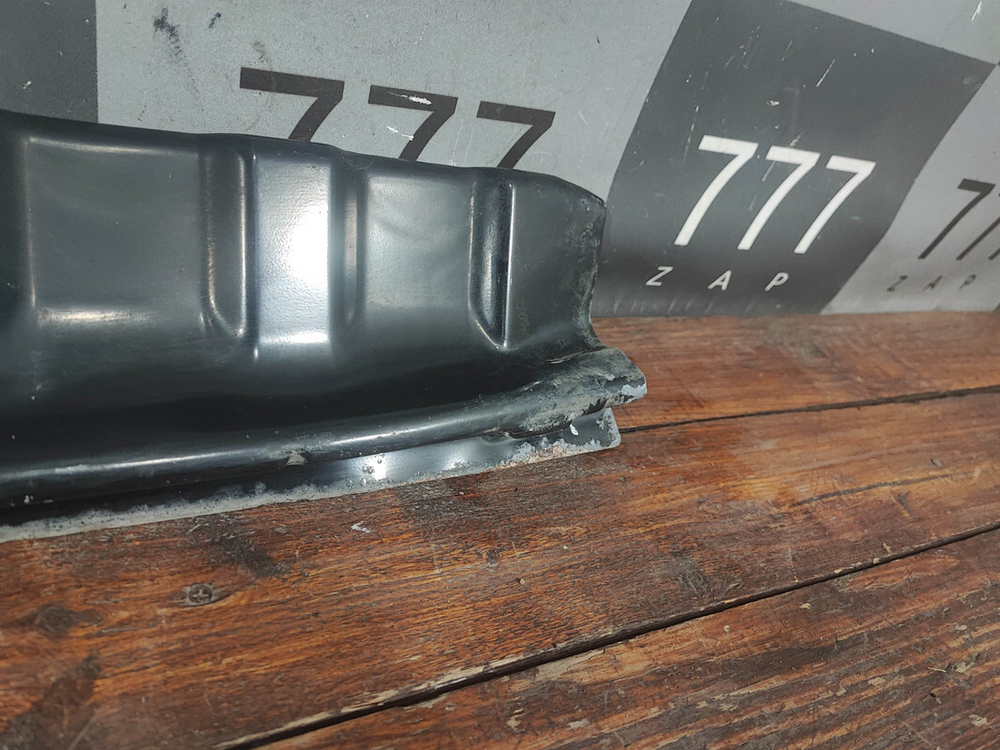 Панель задняя Volkswagen Touareg 2  Б/У Оригинал 7P6813233