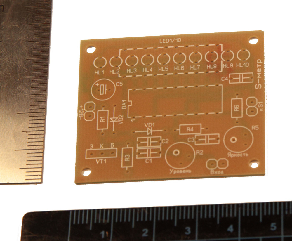 Печатная плата простого S-метра со светодиодной индикацией