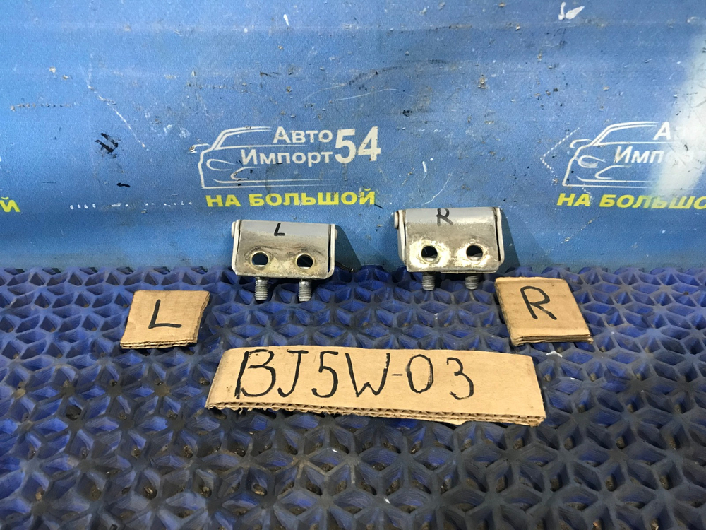 Петля багажника MAZDA FAMILIA 2001