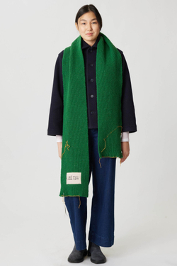 Шарф зелёный "ВСЁ ТУТ" УСТА К УСТАМ + "Полторы комнаты"