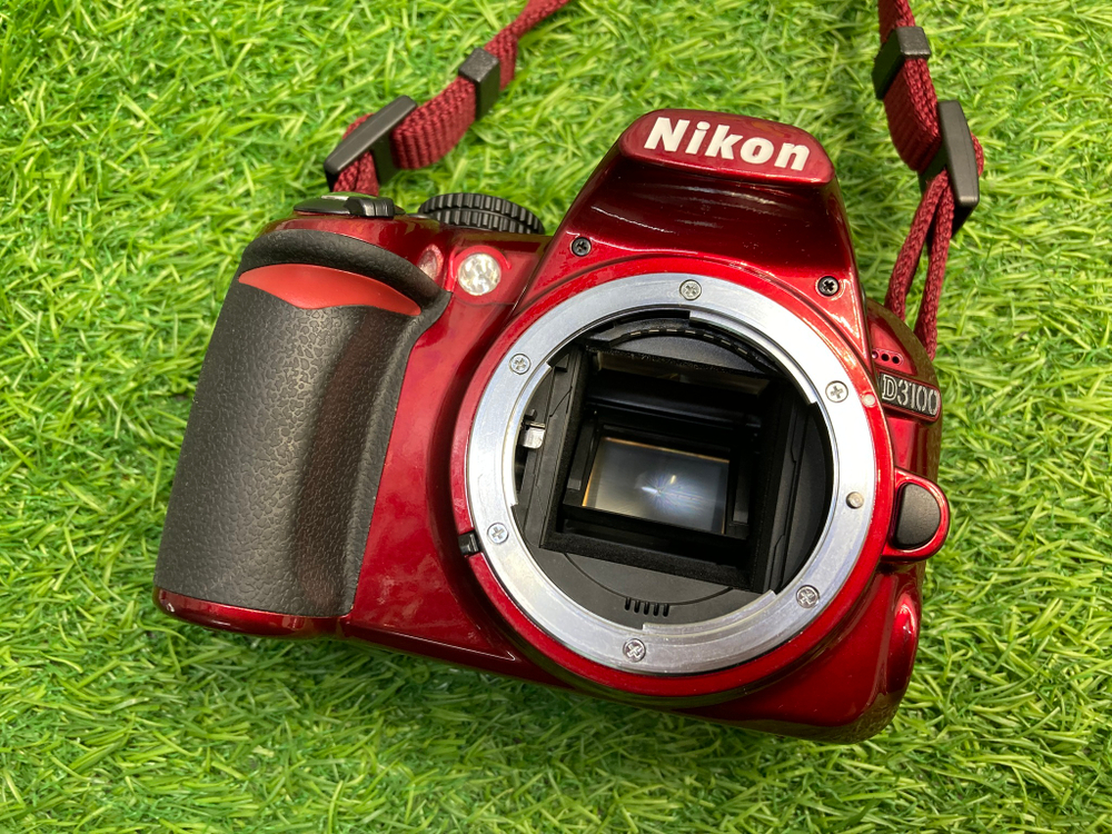 Nikon D3100 kit 18-55mm (3900 кадров)
