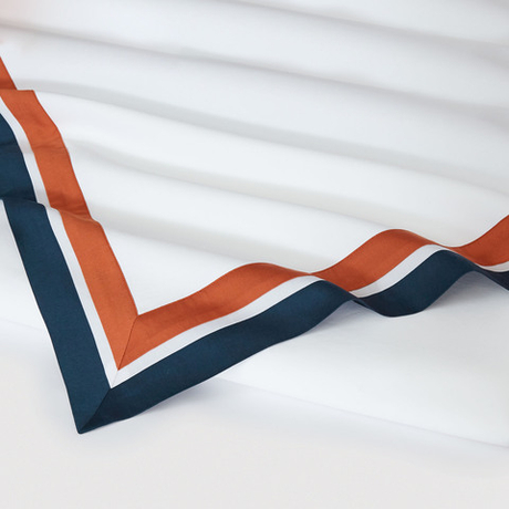 Постельное белье cемейное Сlaire&Caroll Jacqueline белое с темно-синим кантом