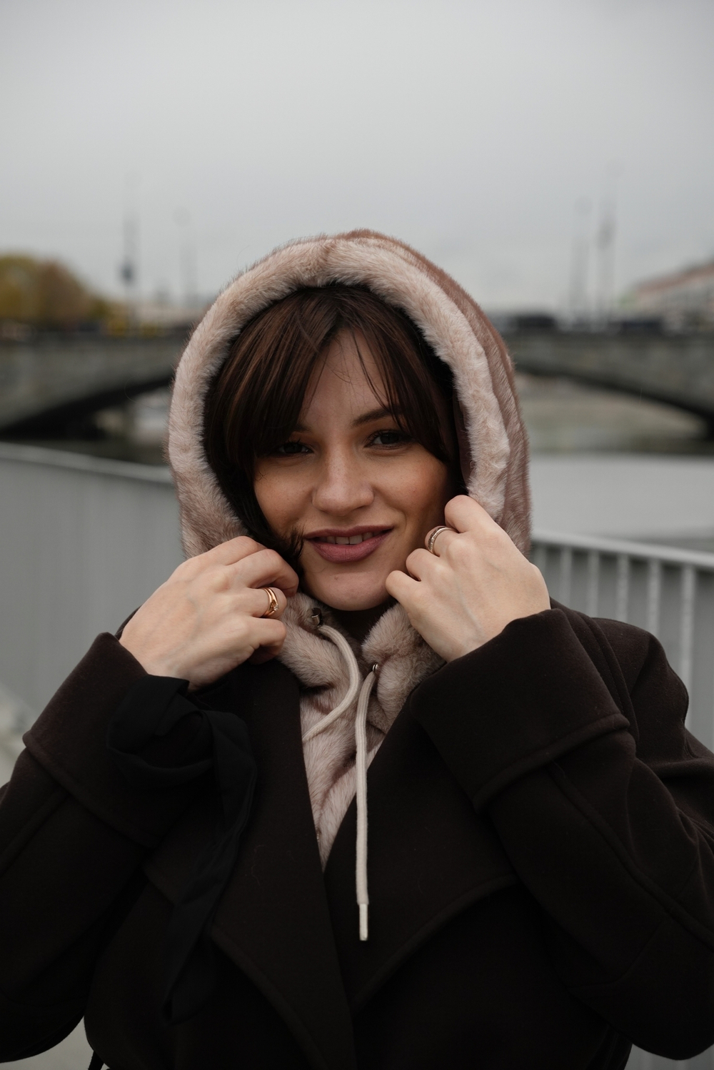 Меховой манишон 2в1 ореховый