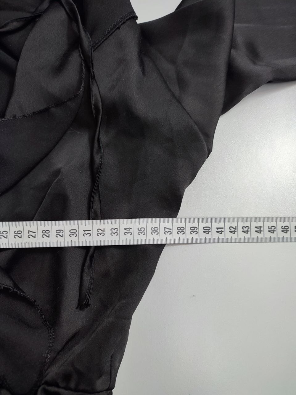 Платье Boohoo атласное 42 размер