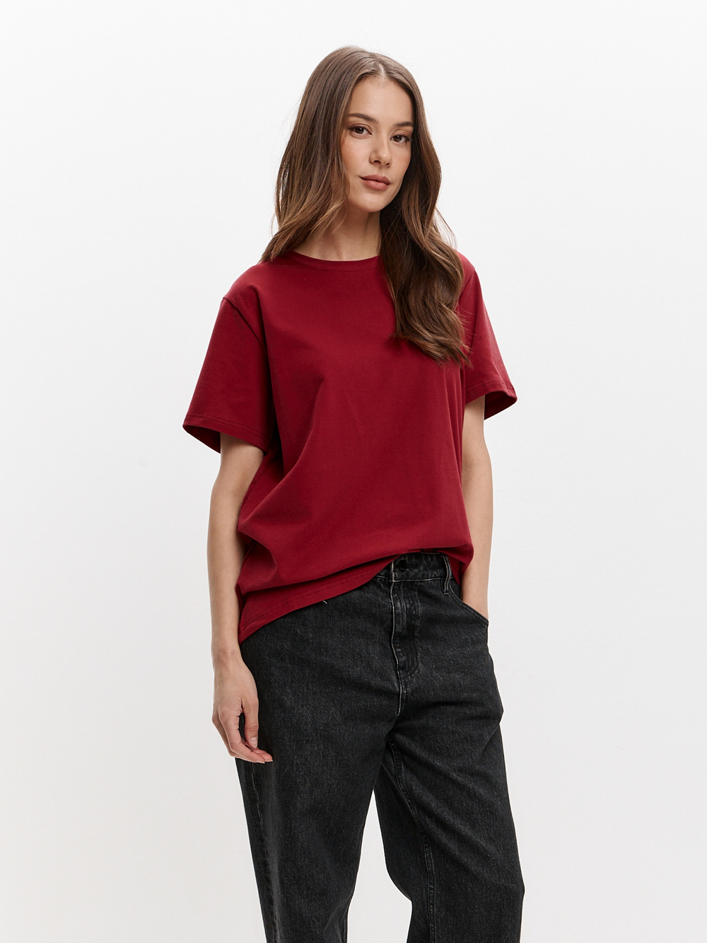 футболка в цвете брусника на Новый год