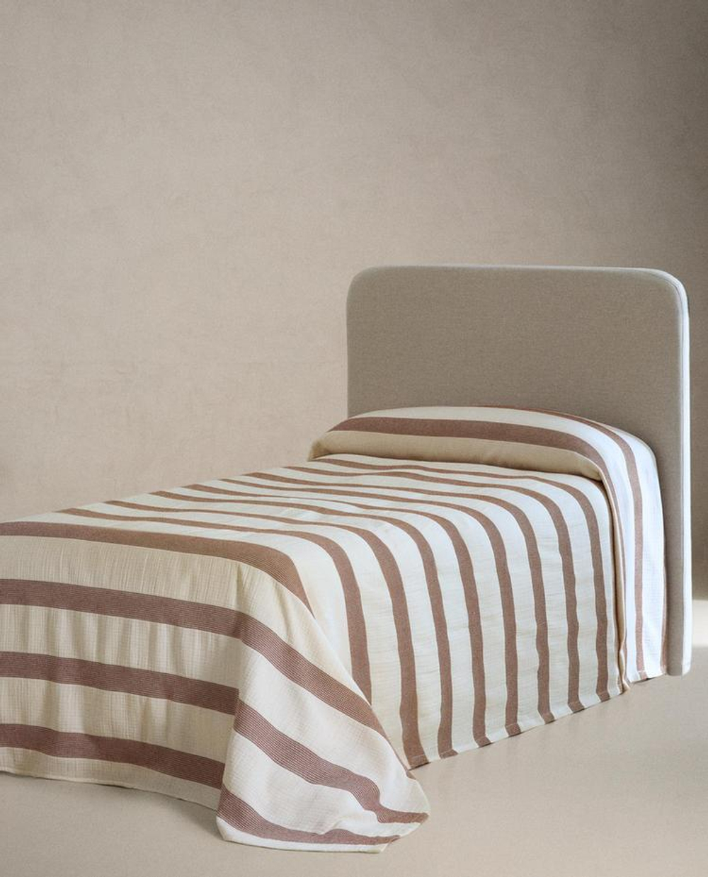 ZARA HOME ДЕТСКОЕ ПОКРЫВАЛО В ПОЛОСКУ, ЦВЕТ КОРИЦЫ