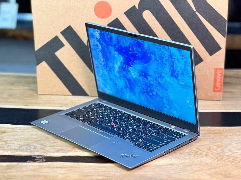 14" Ноутбук Lenovo ThinkPad X1 Carbon Gen 6 Silver (2560x1440, Intel Core i7-8650U, RAM 16ГБ, SSD 512ГБ, Intel UHD Graphics 620, Win 10Pro)